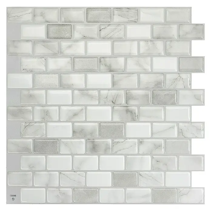 Smart Tiles Selbstklebemosaik Ravenna - 24,86 x 24,73 cm, Roma, Glänzend - Nahaufnahme einer Peel-and-Stick-Fliesenmatte mit einem Muster aus weißen und marmorierten rechteckigen Fliesen.
