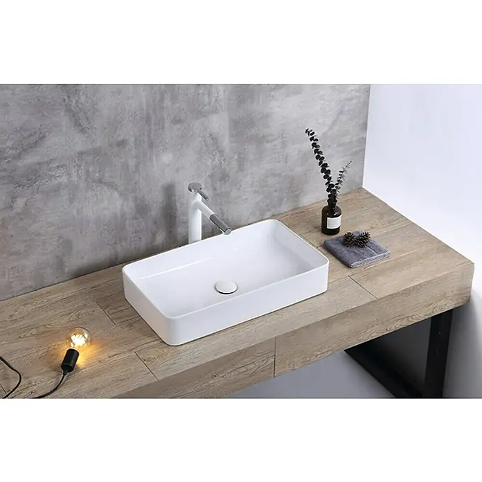 Sanicomfort Aufsatzwaschbecken Goja - 59 x 30 cm, Hahnloch: Ohne, Ohne Überlauf, Weiß - Modernes Badezimmer-Waschbecken mit stilvollem Design und klaren Linien auf einer hölzernen Arbeitsplatte. Perfekt für jedes moderne Badezimmer.