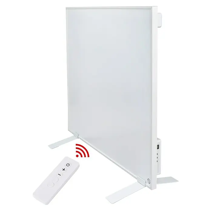 E2 elektro Infrarotheizkörper Complete Frame M - B x H: 600 x 50 cm, Weiß, 500 W - Das Bild zeigt einen weißen Infrarot-Heizkörper mit Standfüßen und einer Fernbedienung vor einem schwarzen Hintergrund.