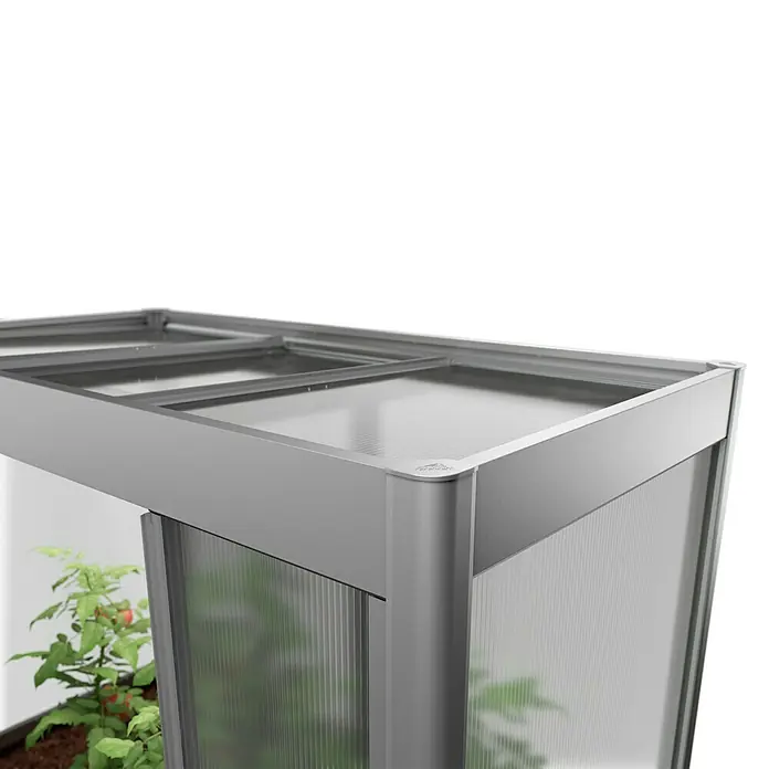 Biohort Florentina Gewächshaus - L x B x H: 104 x 201,6 x 213,4 cm, Quarzgrau Metallic, Stahl - Nahaufnahme eines Gewächshauses mit Polycarbonatplatten und silbernem Rahmen.