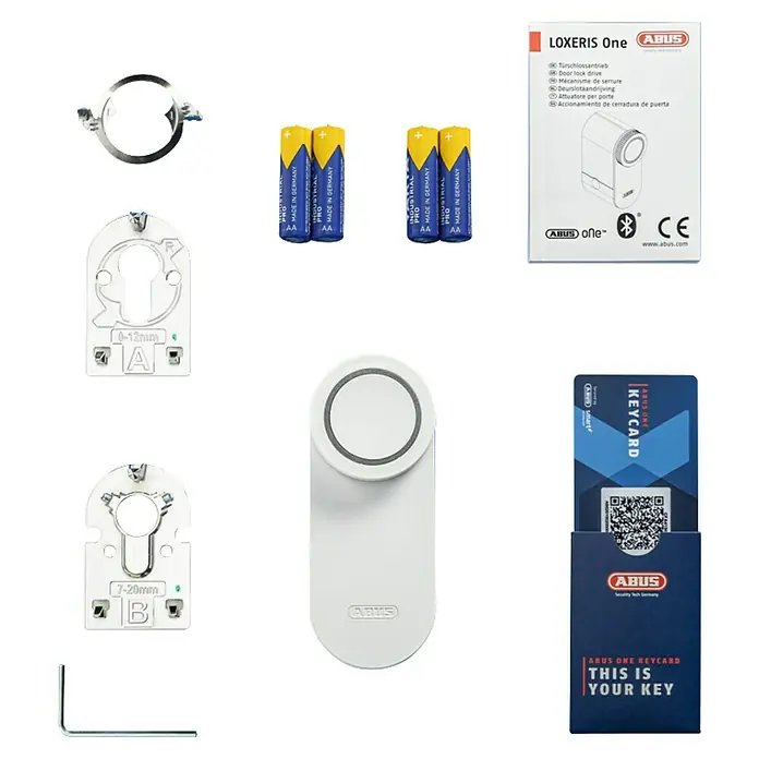 Abus Elektronisches Türschloss LOXERIS CFA4100 W - Bedienung: Über App, Geeignet für: Türen, Weiß - Produktabbildung des ABUS Türschlossantriebs Loxeris One mit Zubehör wie Batterien, Schlüsselkarten und Montagezubehör.