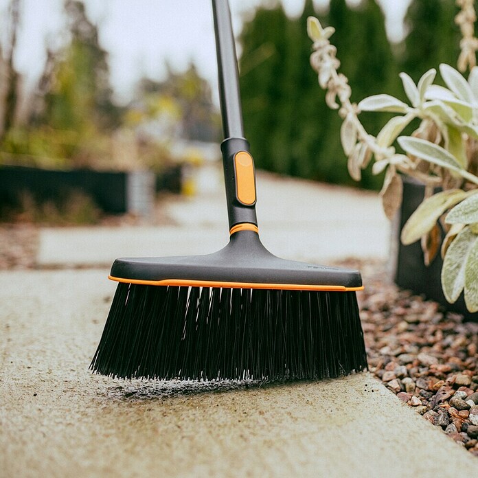 Fiskars OneClick Gartenbesen (Passend für: Fiskars OneClick-Stiel) | BAUHAUS