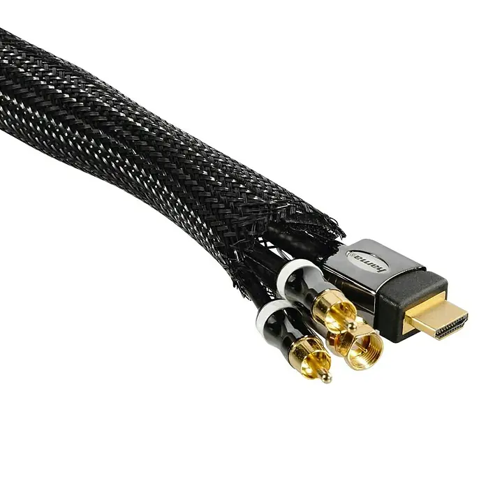 Hama Kabelorganisierer Kabelschlauch 00220995 - Schwarz - Ein Hama-Kabel mit HDMI- und Cinch-Steckern, ummantelt mit einem schwarzen Geflechtschlauch für optimalen Schutz und professionelle Verkabelung.