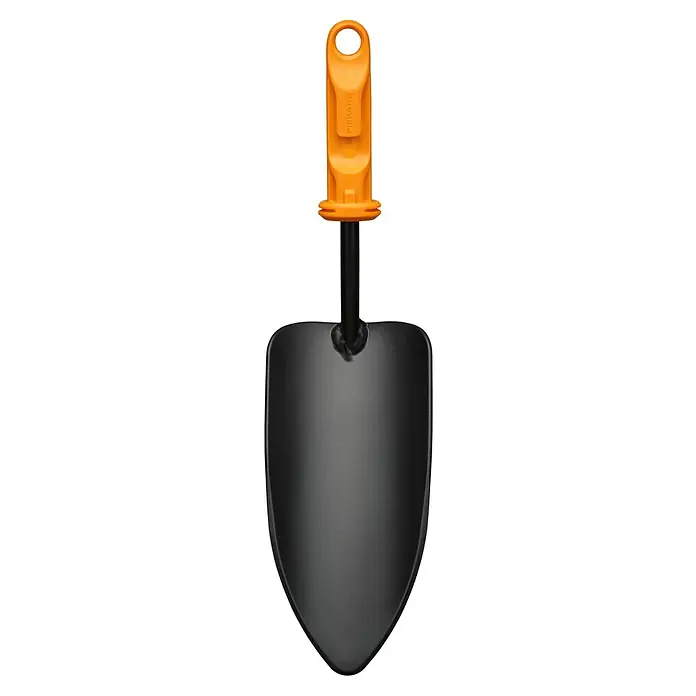 Fiskars OneClick Blumenkelle - 28,8 cm - Nahaufnahme eines Fiskars-Pflanzspatens mit orangefarbenem Griff und schwarzem Blatt, ideal für Gartenarbeiten.