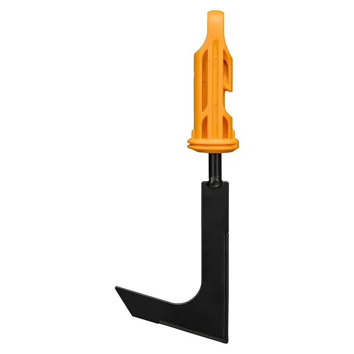 Fiskars OneClick Fugenkratzer - Borstahl - Das Bild zeigt einen schwarzen Unkrautstecher mit einem orangefarbenen Griff, ein nützliches Gartenwerkzeug.