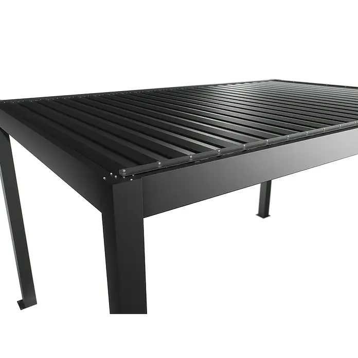 Biohort Lamellenpavillon - B x T: 460 x 312 cm, Dunkelgrau Metallic - Silber Metallic, Material Gestell: Stahl - Nahaufnahme einer modernen Pergola mit Lamellendach, die Schatten spendet und gleichzeitig das Design des Gartens aufwertet.