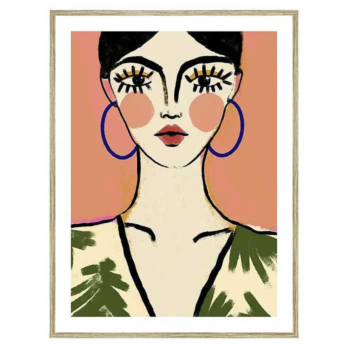 Cuadro Mujer - Mujer, An x Al: 30 x 40 cm, 1 pzs. - Pintura de una mujer estilizada con grandes pendientes de aro y vestido verde abstracto sobre un fondo rosa, enmarcado con efecto madera.