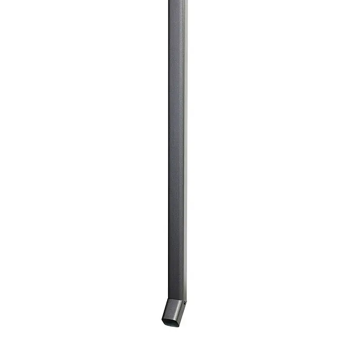 Biohort Europa Regenfallrohr-Set - Farbe: Dunkelgrau Metallic, Länge: 1,7 m, 2 Stk. - Detaillierte Aufnahme eines eleganten Regenrohrs aus Metall, das durch sein modernes Design und die robuste Bauweise besticht. Perfekt für jedes Gebäude.