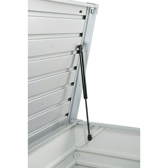 Biohort FreizeitBox Gartenbox 130 - L x B x H: 134 x 62 x 71 cm, Silber Metallic, Stahl - Nahaufnahme einer Aufbewahrungsbox mit offenem Deckel, die den Stützmechanismus des Deckels zeigt, der an der Innenseite befestigt ist.