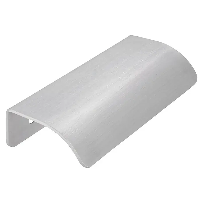 Siro Möbelknopf - Typ Möbelgriff: Knopf, Sonstige, Sonstige, Breite: 40 mm - Ein silberfarbenes LED-Profil für eine indirekte Beleuchtung. Das Lichtprofil ist gebogen und aus gebürstetem Aluminium.