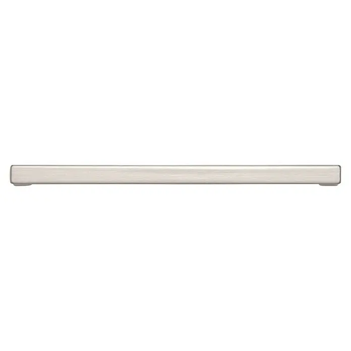 Siro Möbelgriff - Typ Möbelgriff: Bügel, L x B: 136 x 8 mm, Silber, Material Möbelgriff: Sonstige - Nahaufnahme eines weißen Sockelleistenheizkörpers mit einer glatten, abgerundeten Oberfläche und einer subtilen Holzmaserung.