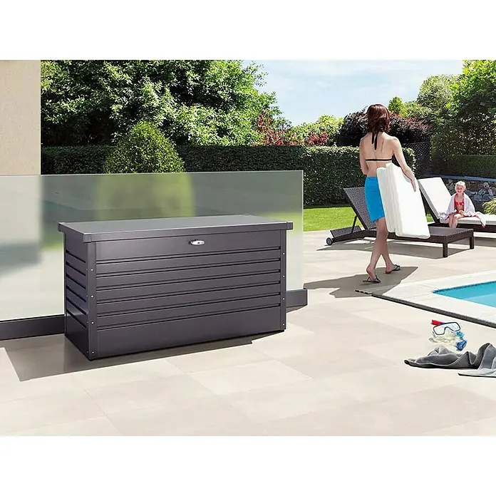 Biohort FreizeitBox Gartenbox 130 - L x B x H: 134 x 62 x 71 cm, Dunkelgrau Metallic, Stahl - Robuste, dunkelgraue Gartenbox zur Aufbewahrung von Poolzubehör. Optimal für den Außenbereich, bietet Stauraum und Schutz vor Witterungseinflüssen.