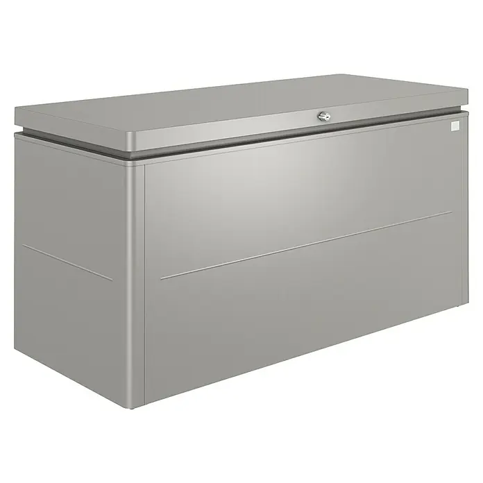 Biohort LoungeBox Auflagenbox 160 - 160 x 70 x 84 cm, Stahl, Quarzgrau Metallic - Das Bild zeigt eine graue Gefriertruhe, ideal für die Lagerung von Lebensmitteln. Sie hat ein schlichtes, modernes Design und einen abschließbaren Deckel.