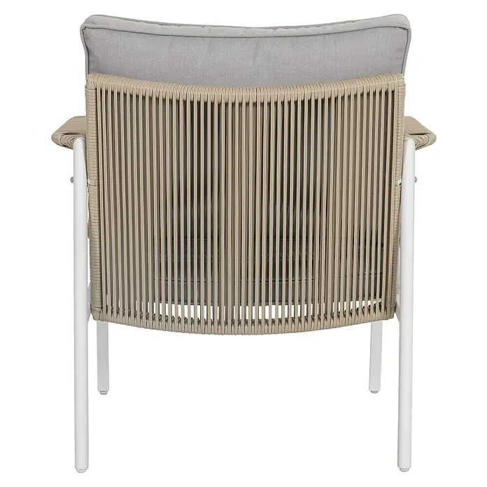 Sunfun Conjunto de muebles Anabel - 3 pzs., Ratán sintética/Acero, Beige/Gris - Primer plano de una silla moderna con diseño de cuerda beige y estructura blanca. Un mueble elegante para uso interior o exterior.