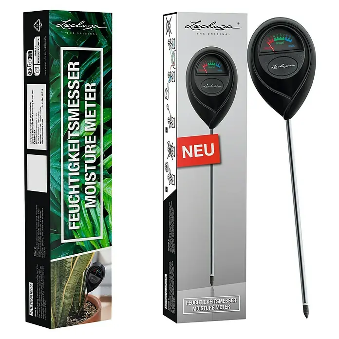 Lechuza Feuchtigkeitsmessgerät - Länge: 26 cm, Passend für: Topf- und Kübelpflanzen - Ein schwarzes und silbernes Pflanzenfeuchtigkeitsmessgerät mit Skala für 'Trocken', 'Feucht', 'Nass', gezeigt mit Verpackung, die die Anwendung an einer Topfpflanze illustriert.