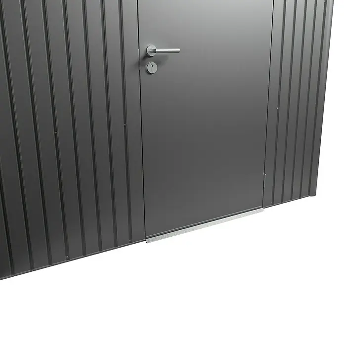 Biohort AvantGarde Gerätehaus A6 - Außenmaß inkl. Dachüberstand (B x T): 260 x 260 cm, Stahl, Quarzgrau Metallic, Einzeltür - Grauer Metallschrank mit Wellblechseitenwand, Tür, Griff und Schloss.