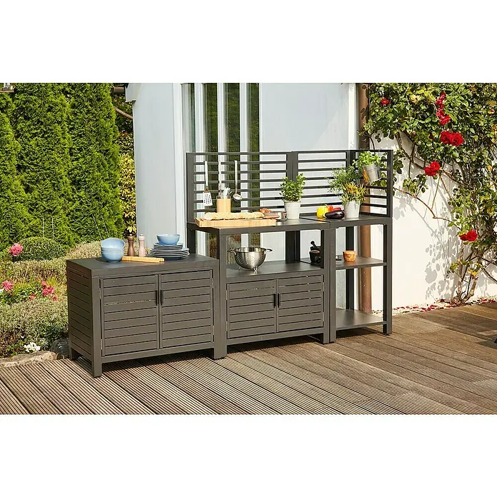 Siena Garden Outdoorküchen-Modul Texas - Matt Anthrazit - Modulare dunkelgraue Outdoor-Kücheneinheit mit Lamellentüren und Rückwand, Arbeitsflächen und Regalen für den Terrasseneinsatz.