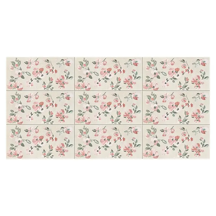 Corso Italia Wandfliese Lexington Jade - 80 x 40 cm, Beige/Rot/Grün, Matt - Dekorative Keramikfliesen mit wiederholendem Muster aus rosa Aquarellblumen und grünen Blättern auf hellem Beige.