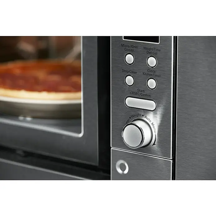 Respekta Einbau-Mikrowelle Nadia MW800 - Max. Leistung: 800 W, 20 l, Silber - Mikrowelle aus Edelstahl mit Pizza darin. Das Bedienfeld hat Tasten und ein Drehrad.