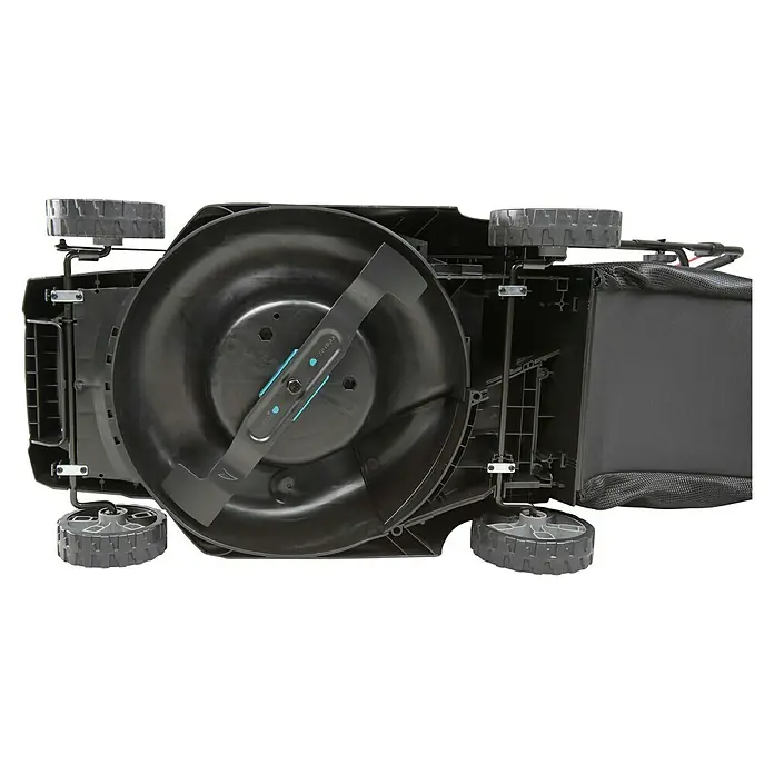 Makita XGT 40V max. Akku-Rasenmäher LM004GZ - 40 V, Ohne Akku, 8 Ah, Schnittbreite: 43 mm - Unterseite eines schwarzen Rasenmähers mit Metallmesser, vier Plastikrädern und einem schwarzen Fangkorb.