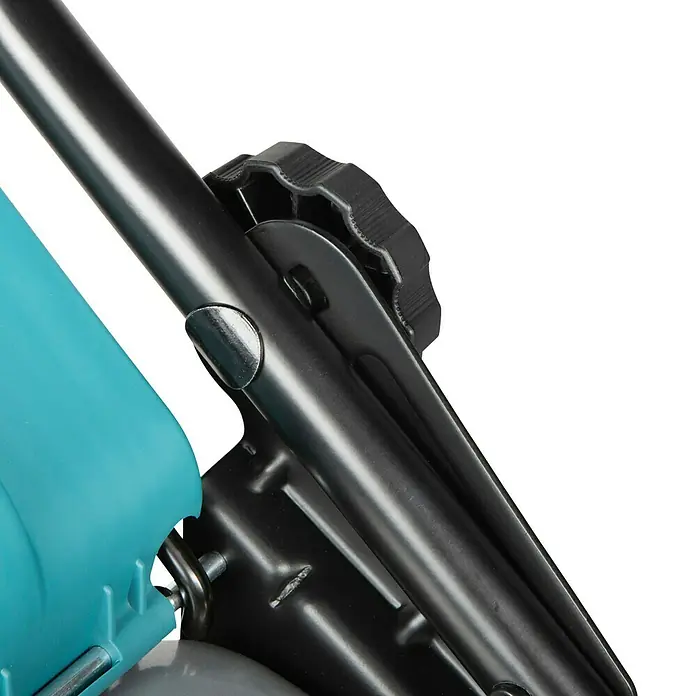 Makita LXT 18V Akku-Rasenmäher DLM466PT2 - 18 V, 2 Akkus, 5 Ah, Schnittbreite: 46 cm - Nahaufnahme eines schwarzen Handgriff-Einstellmechanismus eines Gartengeräts mit sternförmigem Knopf und türkisfarbener Kunststoffkomponente.