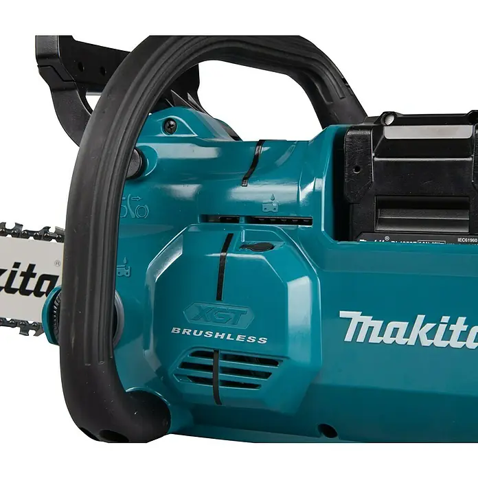 Makita XGT 40V max. Akku-Kettensäge UC022GZ - 40 V, Li-Ionen, Ohne Akku, Schwertlänge: 350 mm - Türkisfarbene und schwarze Makita XGT Brushless Kettensäge mit sichtbarer Kette.