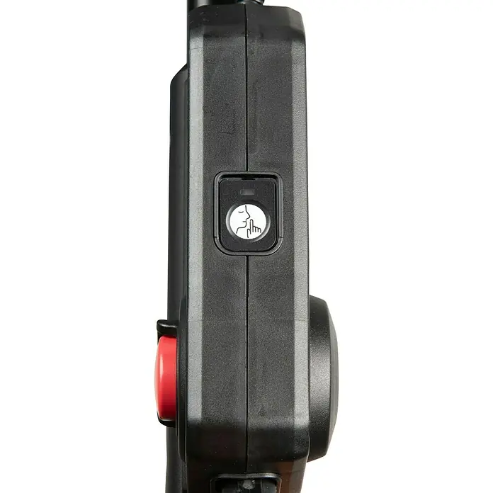 Makita LXT 18V Akku-Rasenmäher DLM466PT2 - 18 V, 2 Akkus, 5 Ah, Schnittbreite: 46 cm - Schwarze Handfernbedienung mit einem weißen Knopf mit "shh"-Symbol und einem roten Knopf darunter.