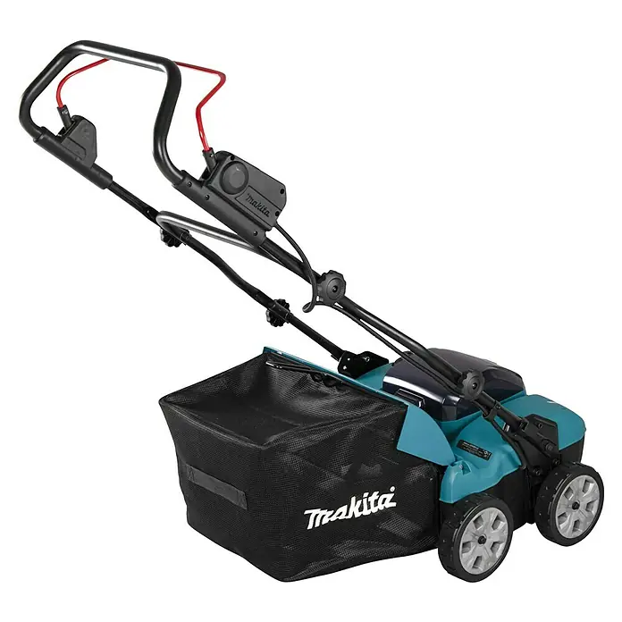Makita XGT 40V max. Escarificador de batería UV001GZ - Número de baterías: Sin batería, 40 V, Anchura de trabajo: 38 cm - Cortacésped inalámbrico Makita con cuerpo turquesa, mangos negros, barra de seguridad roja y bolsa recolectora negra.