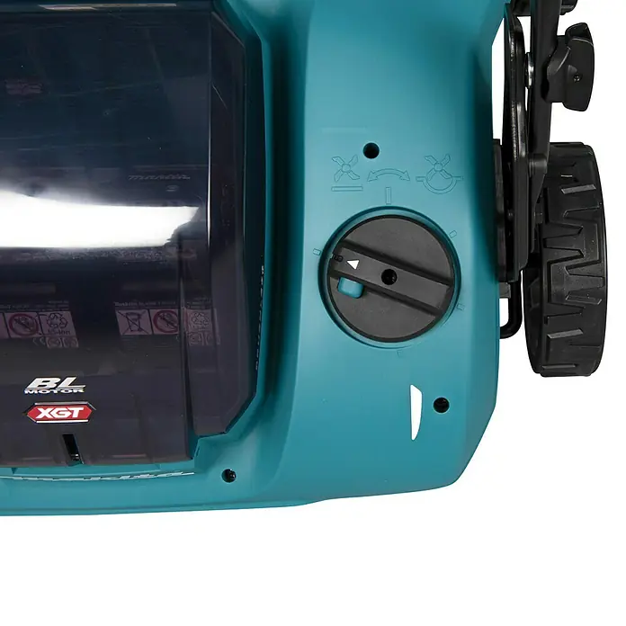 Makita XGT 40V max. Akku-Vertikutierer UV001GZ - Anzahl Akkus: Ohne Akku, 40 V, Arbeitsbreite: 38 cm - Draufsicht auf einen türkisblauen Makita Akku-Rasenmäher mit Batteriefach, BL MOTOR XGT Beschriftung, Drehknopf und Teil eines Rades.