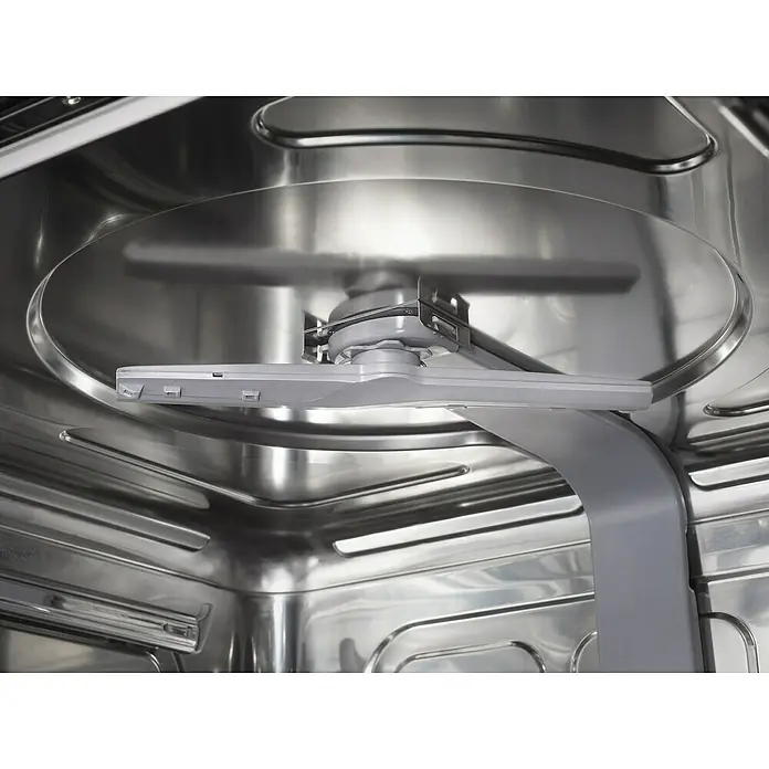 Flex-Well Tiago Singleküche Typ 1 - Breite: 210 cm, Grau, Mit Elektrogeräten - Grauer Kunststoff-Sprüharm in einem Geschirrspüler aus Edelstahl.