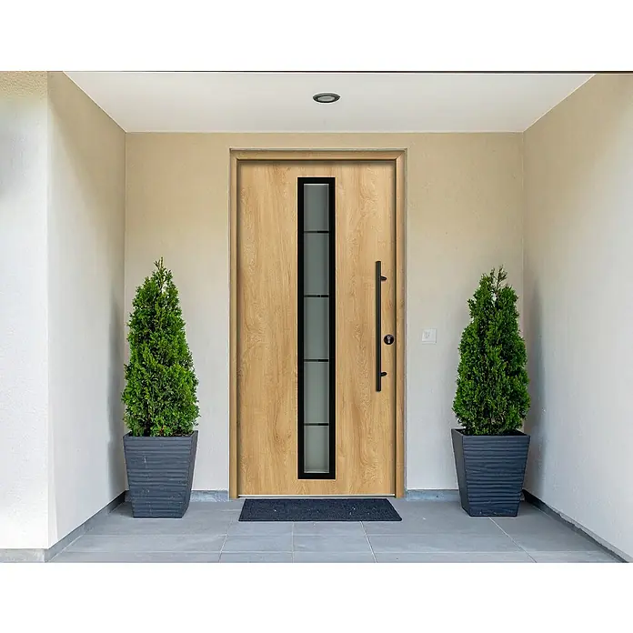 Splendoor Haustür Thermodoor PLUS SP70 Black Design - 110 x 210 cm, DIN Anschlag: Rechts, Eiche Natur/Tiefschwarz - Moderne Haustür aus hellem Holz mit schwarzer Glasscheibe und langem Griff, in einem Eingangsbereich mit Topfpflanzen.
