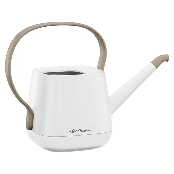 Lechuza Gießkanne Yula - Weiß/Taupe, 1,7 l - Elegante weiße Gießkanne mit gebogenem taupefarbenem Griff und Ausguss in modernem, minimalistischem Design.