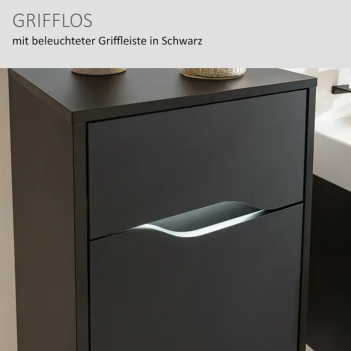 Camargue Curve Midischrank - B x T x H: 40,2 x 32,7 x 98,4 cm, Schwarz, DIN Anschlag: Links - Grifflose schwarze Kommode mit beleuchteter Griffleiste.