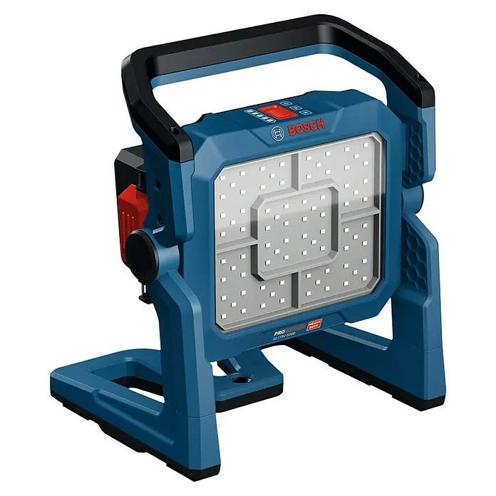 Bosch Professional AMPShare 18V LED-Akkustrahler GLI 18V-5000 C - 18 V, Ohne Akku, Lichtstrom: 5.000 lm - Blaues Bosch Profi-Baustrahler mit schwarzem Griff und großer LED-Fläche auf stabilem Standfuß für tragbare Beleuchtung.