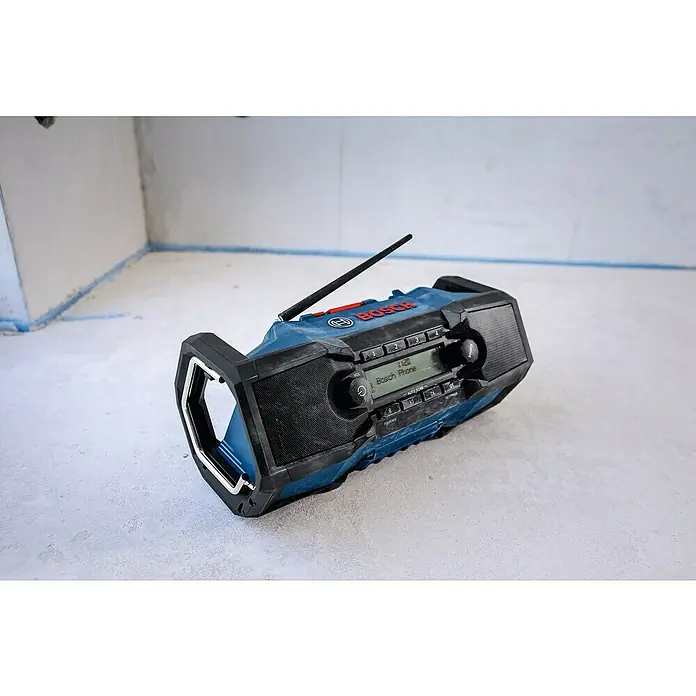 Bosch Professional AMPShare 18V Akku-Radio GPB 18V- 3 SC - 18 V, Ohne Akku - Blaues und schwarzes Bosch Baustellenradio mit robustem Design und Antenne, geeignet für Baustellen.