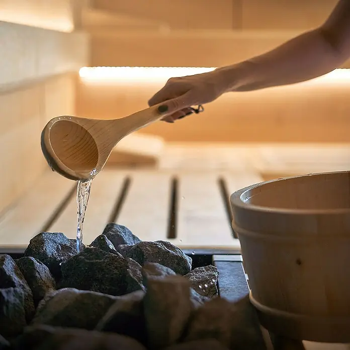 LuxeBath Aufgusseimer 2-teilig Saunazubehör-Set aus massivem Kiefernholz, Sauna Set Zubehör - Holz, 4 l
