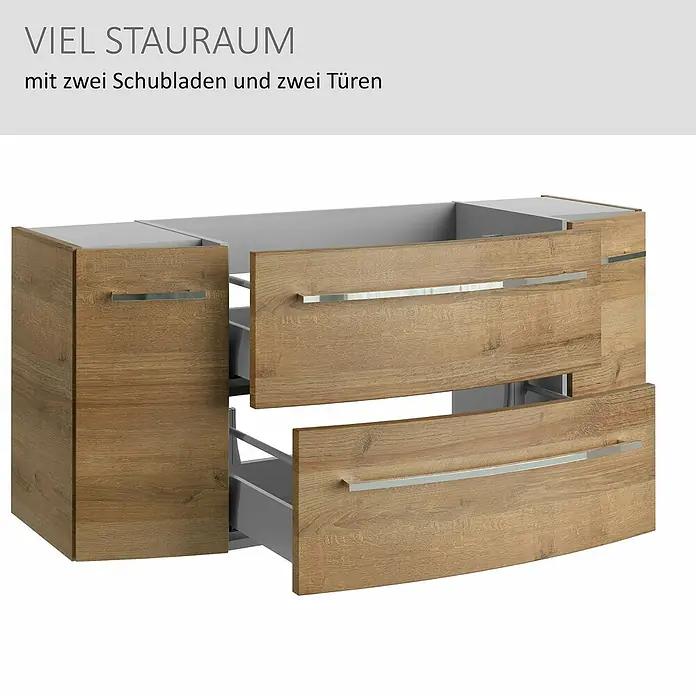Camargue Swing K Waschtischunterschrank - B x T x H: 119 x 45,9 x 51,8 cm, Berg Eiche, Farbe Griff: Chrom - Waschtischunterschrank aus heller Holzmaserung mit einer geöffneten Tür links und zwei geöffneten Schubladen, silbernen Griffen und grauem Innenleben, für viel Stauraum.