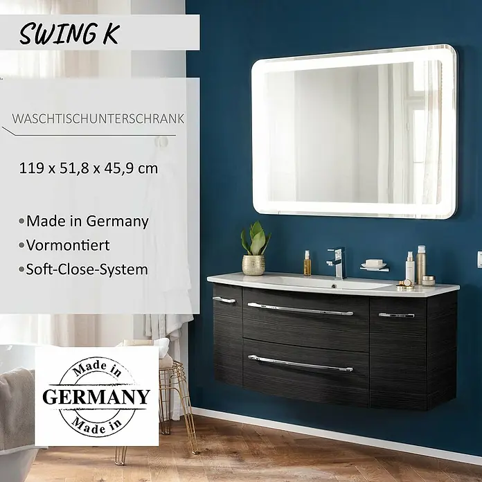 Camargue Swing K Waschtischunterschrank - B x T x H: 119 x 45,9 x 51,8 cm, Dark Oak, Farbe Griff: Chrom - Dunkler Waschtischunterschrank mit Holzoptik, weißem Waschbecken und Chromgriffen, mit beleuchtetem Spiegel im modernen Bad.