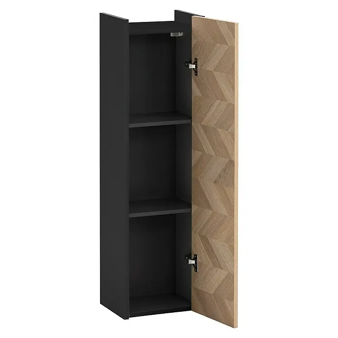 Schildmeyer Lorna Hängeschrank - B x T x H: 30 x 23,4 x 106 cm, Eiche/Schwarz, Matt - Hoher dunkelgrauer Schrank mit offener heller Eichenoptik-Tür im Fischgrätmuster, zwei Innenböden sichtbar.