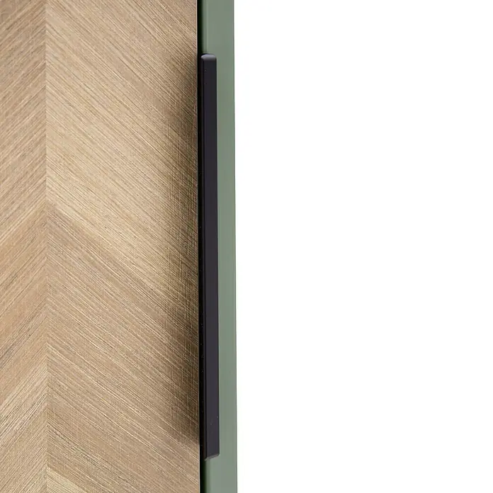 Schildmeyer Piazza Hochschrank - B x T x H: 40 x 33 x 158 cm, Eiche/Pistazie, Matt - Holzplatte mit Fischgrätmuster, schwarzem Griff und grüner Oberfläche.