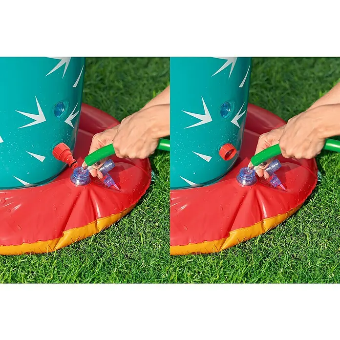 Bestway Wassersprüher Kaktus - Grün - Hände verbinden einen grünen Schlauch mit einem türkisroten aufblasbaren Wasserspielzeug auf Gras und befüllen es.