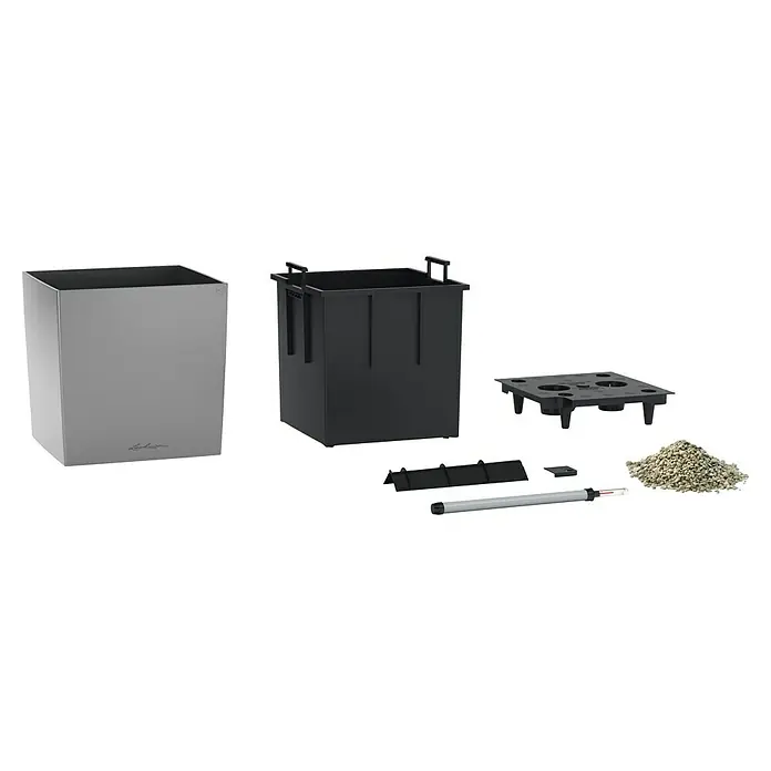 Lechuza Cube Pflanzkübel eckig Premium - Außenmaß (L x B x H): 49 x 49 x 49,5 cm, Kunststoff, Silber Metallic - Teile eines Selbstbewässerungstopfes: grauer Außenbehälter, schwarzer Einsatz, Bewässerungsplatte, Wasserstandsanzeiger und Granulat.