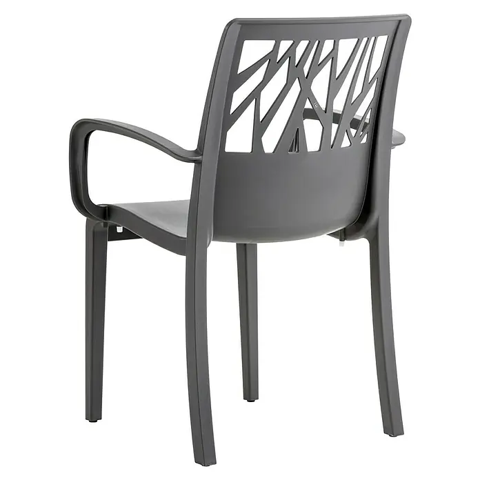 Grosfillex Stapelsessel Set Vegetal - 4 Stk., Polypropylen, Anthrazit, B x T x H: 60 x 58 x 88 cm - Anthrazitfarbener Kunststoffstuhl mit Armlehnen und einer Rückenlehne mit geometrischem, astförmigem Muster, von hinten gesehen.
