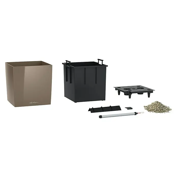 Lechuza Cube Pflanzkübel eckig Premium - Außenmaß (L x B x H): 49 x 49 x 49,5 cm, Kunststoff, Taupe - Bestandteile eines beigen Lechuza Bewässerungstopfes: Übertopf, Pflanzeinsatz, Bewässerungsset, Wasserstandsanzeiger und Granulat.