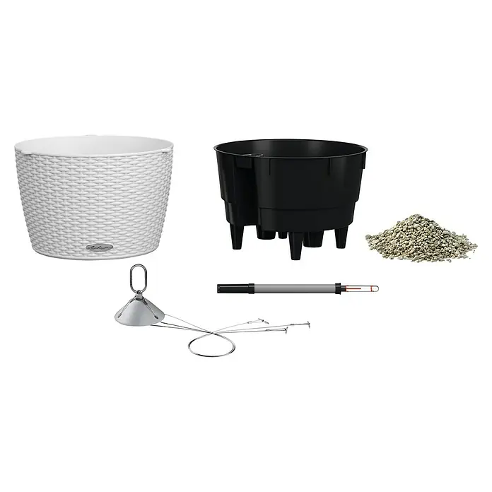 Lechuza Cottage Blumenampel Nido - Außenmaß (Ø x H): 35 x 23 cm, Kunststoff, Weiß - Bestandteile eines weißen Rattan-Optik-Pflanzgefäßes mit Bewässerung: Außentopf, schwarzer Einsatz, Wasserstandsanzeiger, Substrat, Pflanzenroller-Aufsatz.