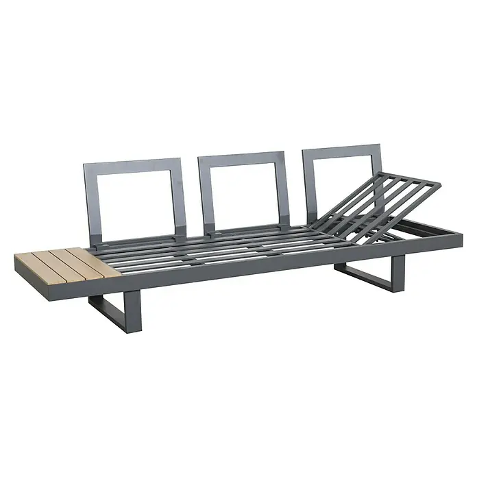Loungemöbel-Set Lugano - 3 -tlg., Aluminium, Anthrazit/Braun - Verstellbares Outdoor-Liegegestell aus dunkelgrauem Metall mit drei Rückenlehnen, eine hochgestellt, und hellem Holz-Beistelltisch.