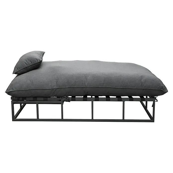 Sonnenliege Bona Middle - B x T x H: 130 x 200 x 35 cm, Aluminium, Dunkelgrau - Graue Outdoor-Sofa-Kissen auf schwarzem Metall-Liegebettgestell.