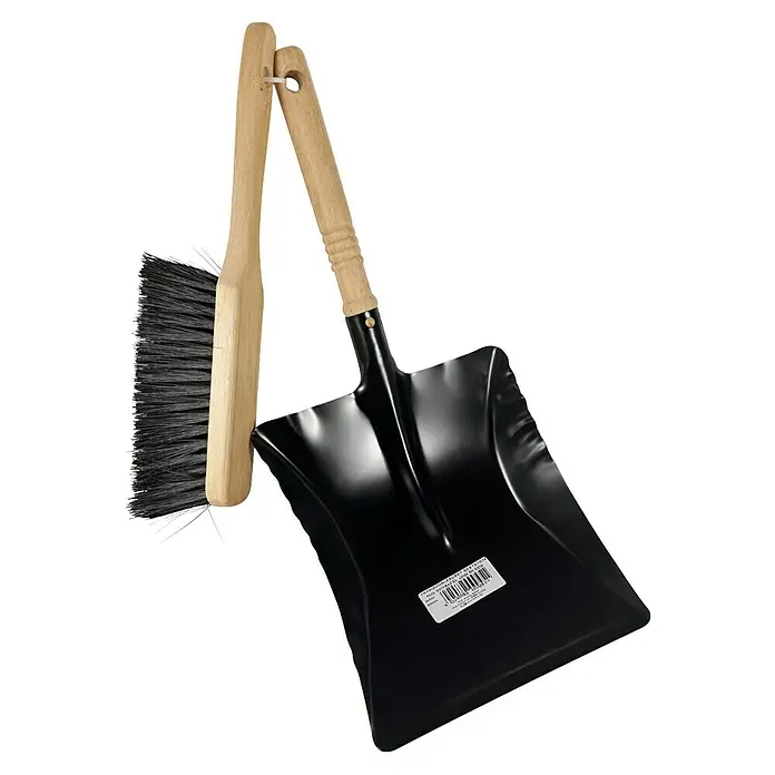 Kehrschaufel-Set - Schwarz/Holz - Schwarze Kehrschaufel und Besen-Set mit Holzgriffen und schwarzen Borsten.