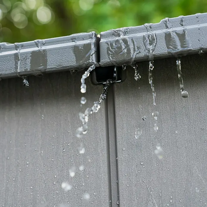Lifetime Gerätehaus Idaho - Kunststoff, Grau, Außenmaß inkl. Dachüberstand (B x T): 498 x 214 cm - Graues Kunststoff-Dachrinnensystem sammelt und leitet Regenwasser ab.