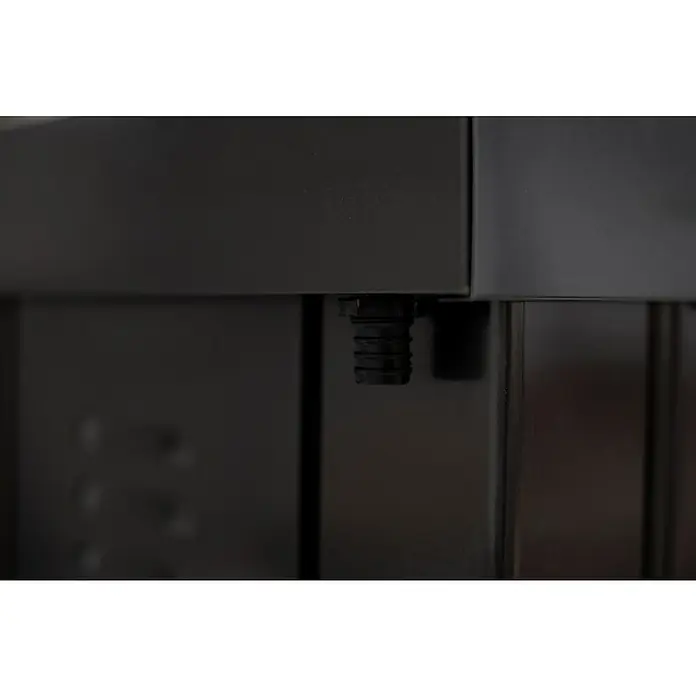 Westmann Fahrradgarage Velos - Schwarz, Velos 1 - Schwarzer, gerippter Kunststoff-Nivellierfuß an dunklem Metallmöbel.